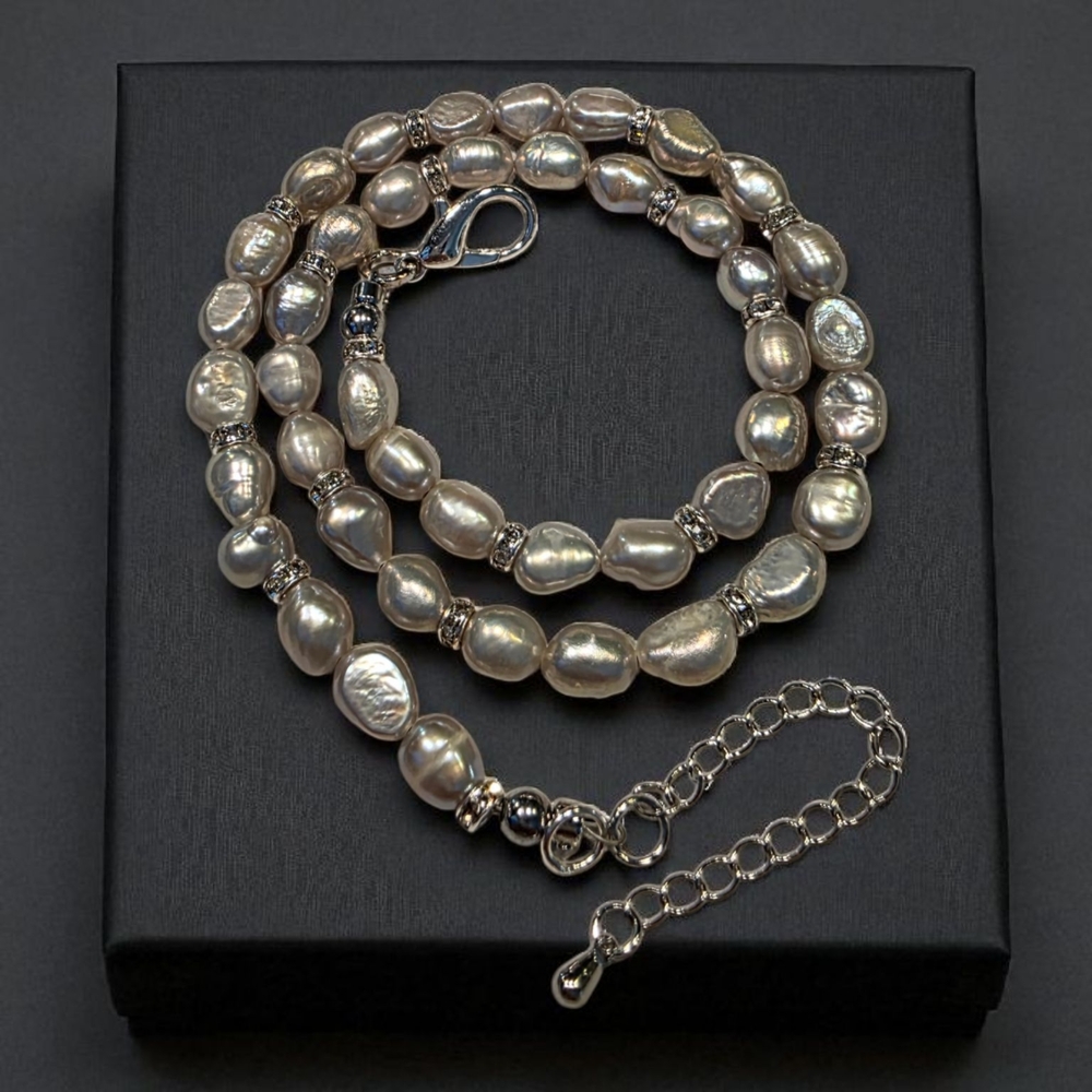 Lustrous Silver and Freshwater Pearl Necklace - Picture 4 of 6